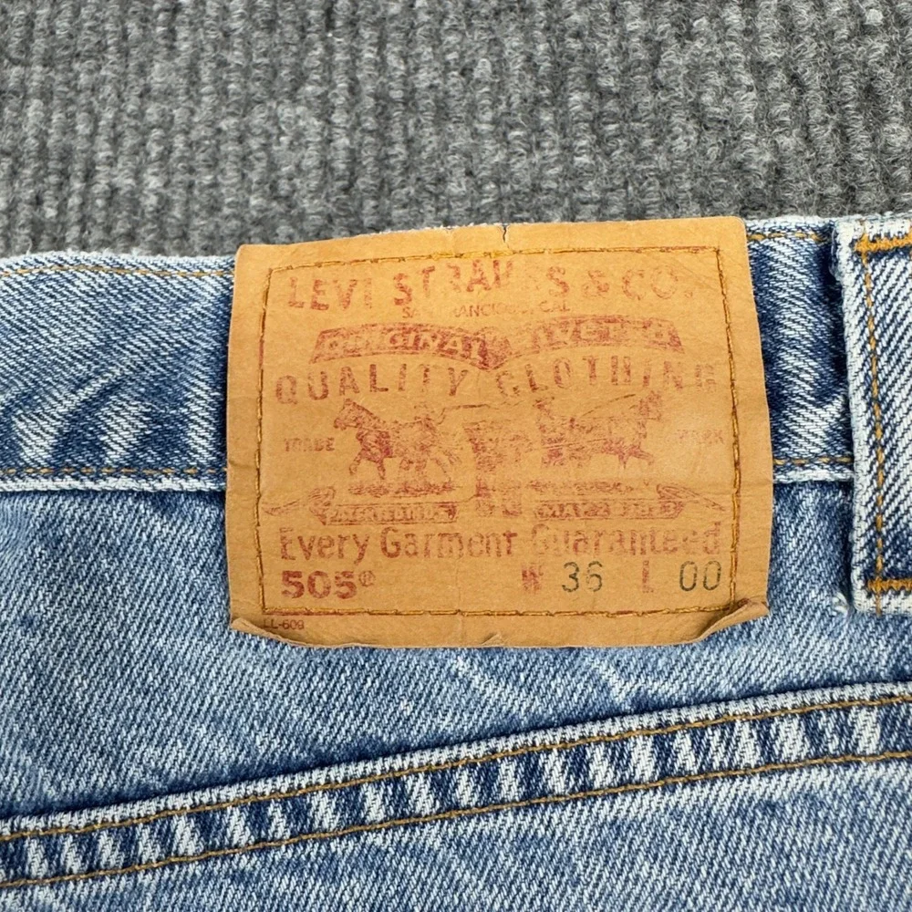 Vtg Levis 505 Regular Fit Denim Shorts Mens 36 Light Wash Blue Jeans 505-0210